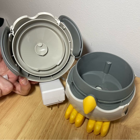 Young Living Essential Oil Diffuser “Feather” the Owl noise and lights - Picture 2 of 5